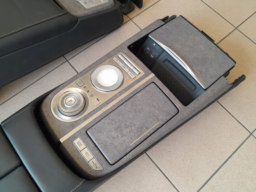 фото №10, Genesis g80 ii 2021- ev шторка обшивка багажника полка багажника обшивка