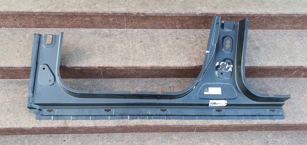 фото №8, Mercedes gla 156 x156 поріг обшивка блок двигуна правий