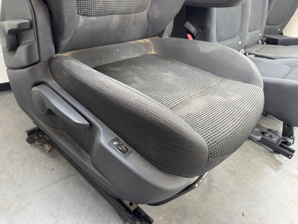 фото №10, Peugeot 5008 i сиденья обшивки подлокотник комплект