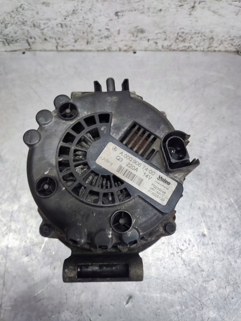 Mercedes e klasa w212 3.0 cdi v6 генератор a0009067400 Недорого