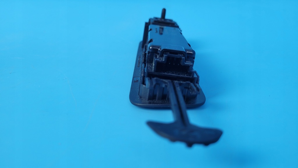 фото №7, Mercedes eqe 350+ 23r лампа потолочный правая a2069067100