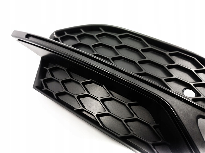 фото №8, Решітка решітка радіатора pod протитуманна фара audi a3 8v s3 13-17 p+l plaster стільники чорний