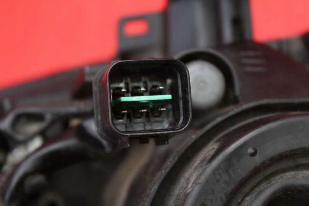 фото №7, Фара правый лампа перед eu mitsubishi outlander 1 i lift 01-08