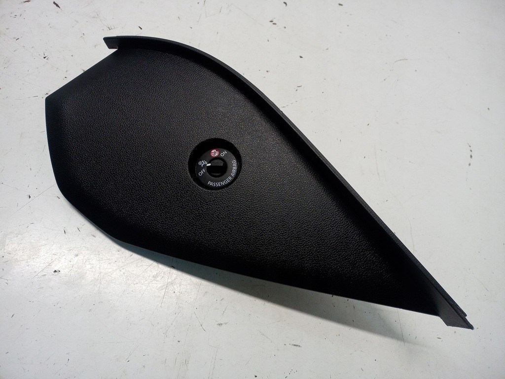 фото №1, Правая заглушка боковая панели консоли renault arkana 689204381r