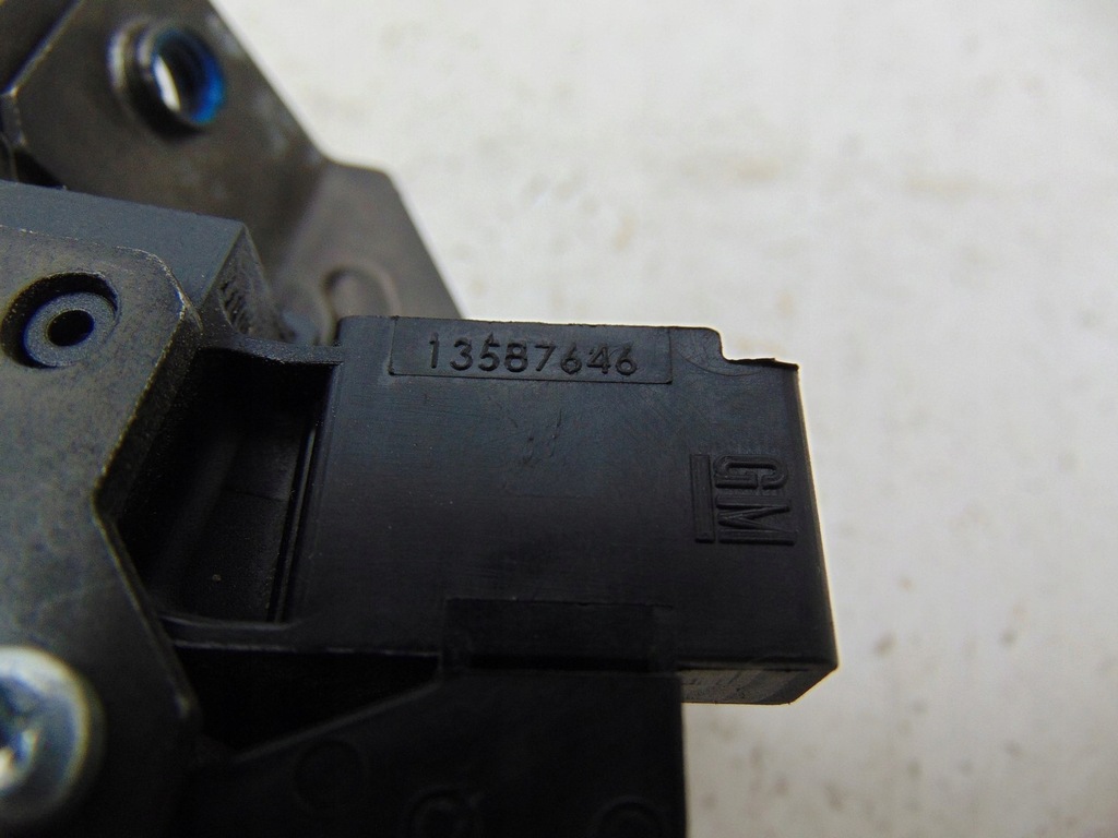 фото №8, Замок кришки багажника opel zafira c 13587646