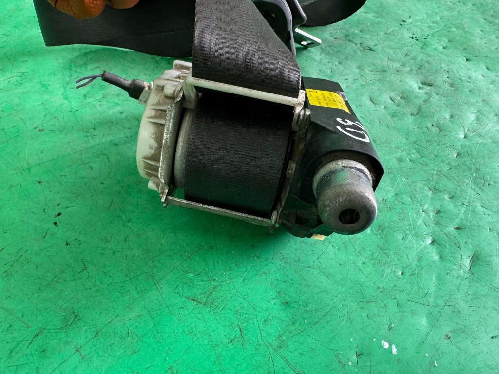 Ремень безопасности правый  передний перед renault clio 3 3 05- hb 3 дверь 3d Доставка