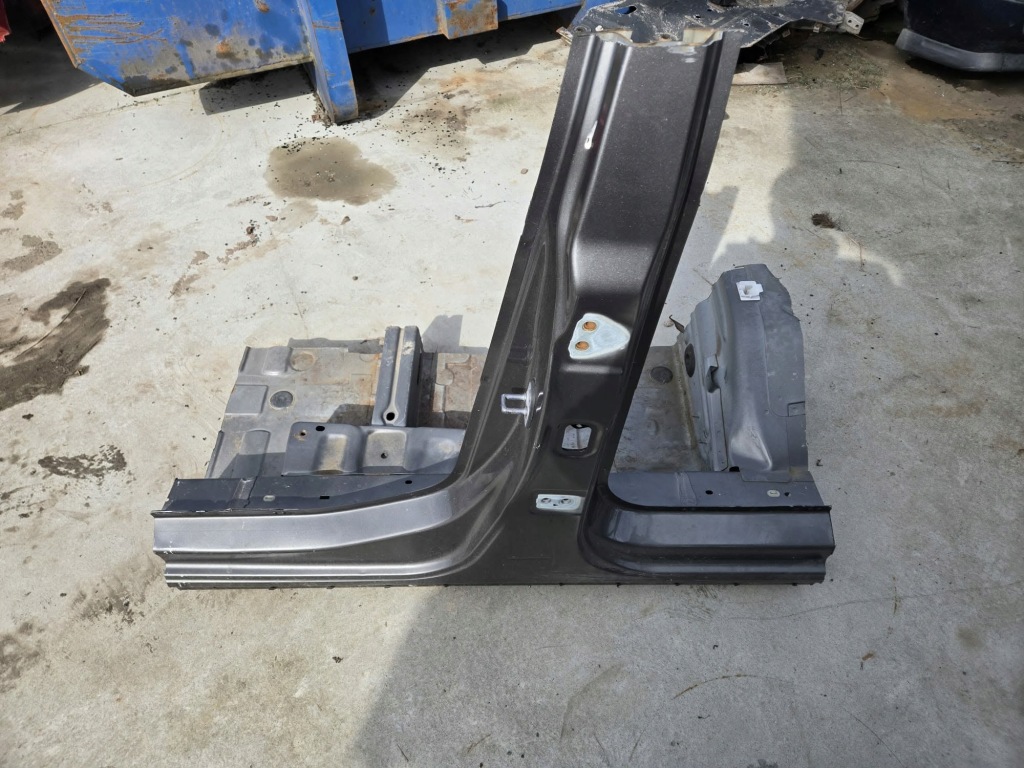 Купити Блок двигуна лівий середній citroen c4 iii evlc 2021