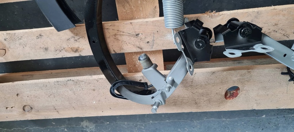 фото №9, A5 8w петля петлі кришки багажника задня coupe ly9b 8w6827301 8w6827302 2x