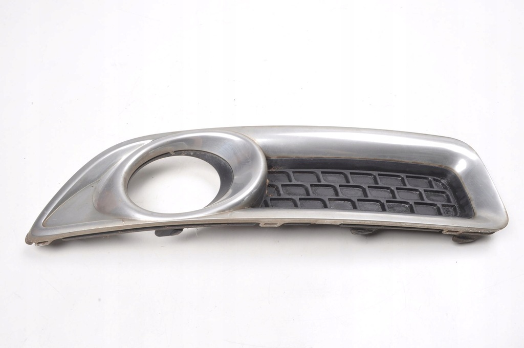 фото №1, Volvo v70 iii рамка решётка противотуманной фары правая r-design 30733035