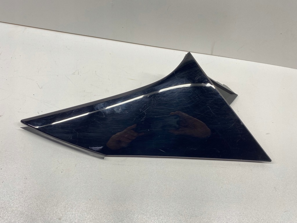 фото №1, Спойлер кришки задній задня багажника правий vw id4 id.4