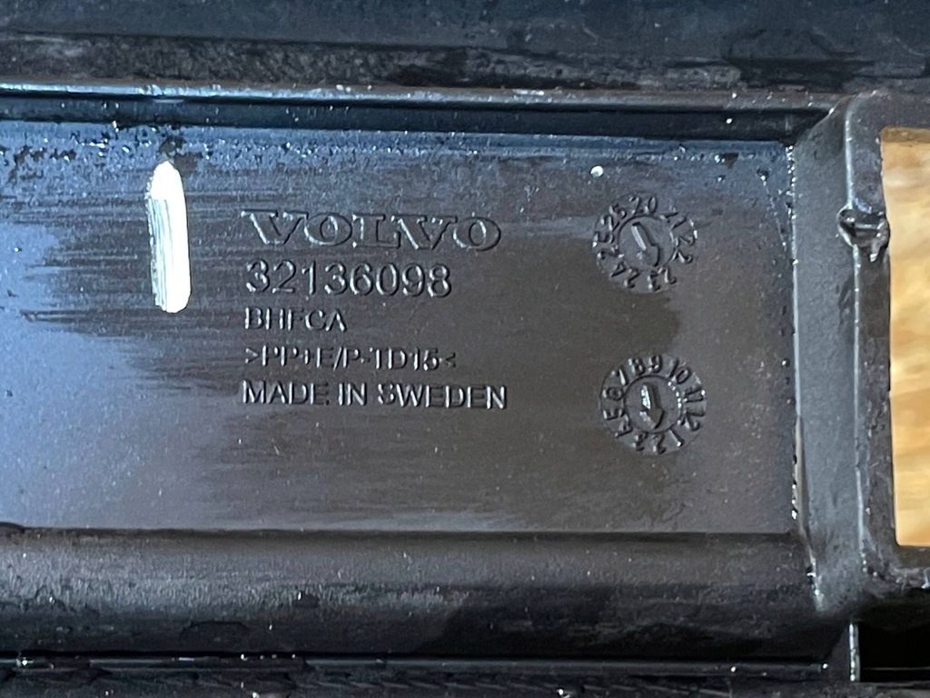 фото №15, Volvo xc40 xc-40 lift 22- c40 решітка радіатора решітка нижня бампера перед передня