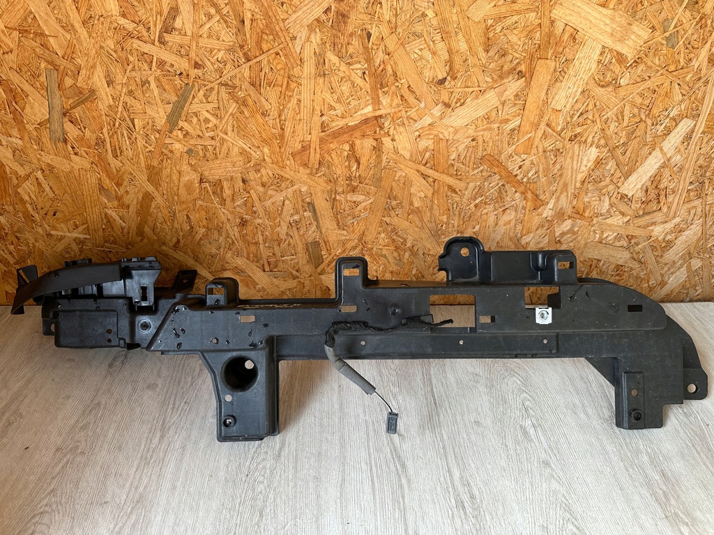 фото №1, Направляющая бампера правый задняя jaguar f-pace