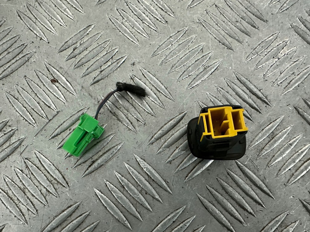 Купити Ford c-max mk2 датчик освітленості штекер av1t-14a597-ab