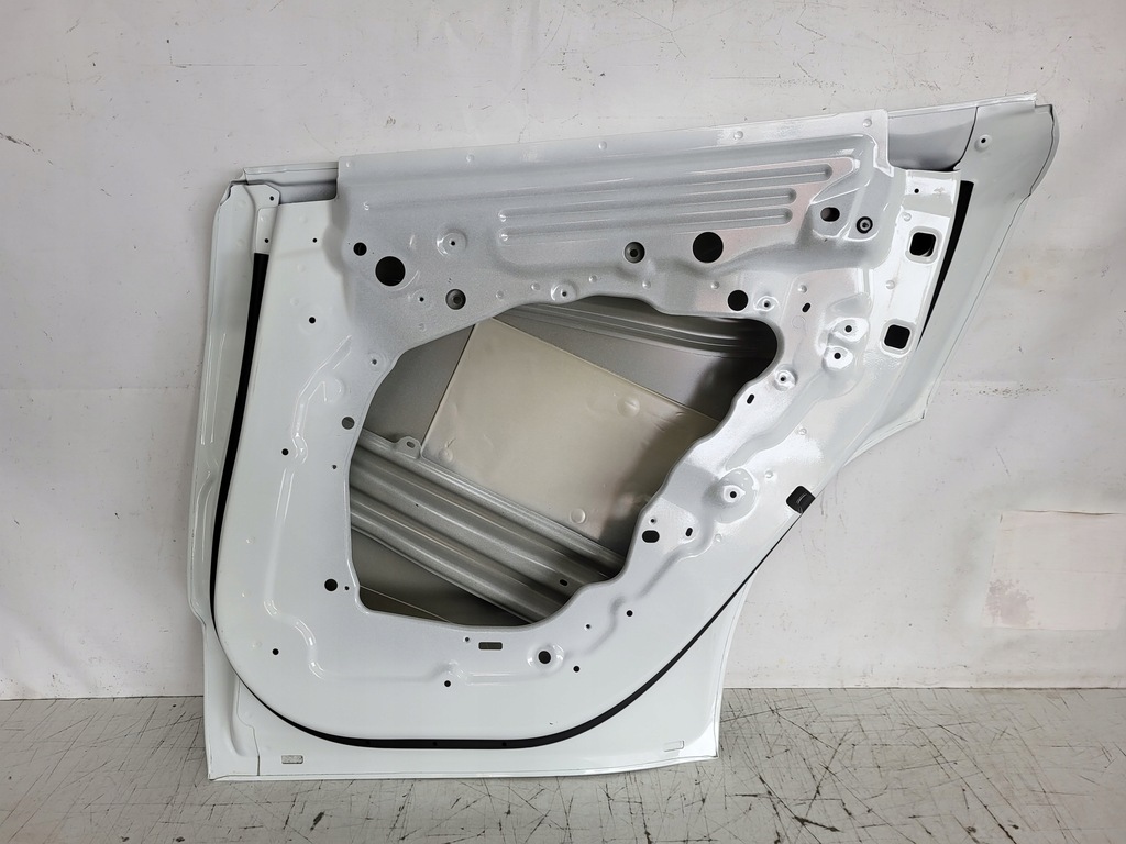 фото №5, Двері праве задня задні tesla model y