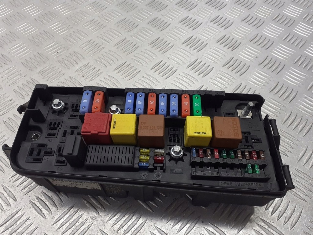 фото №1, Коробка запобіжників opel signum 1.8 13144709