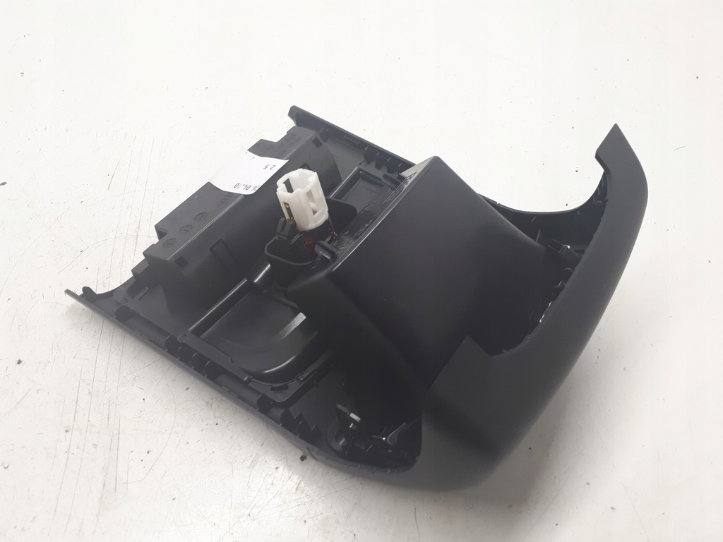 фото №3, Audi a4 b8 бардачок прикуриватель 12v europa 10 r