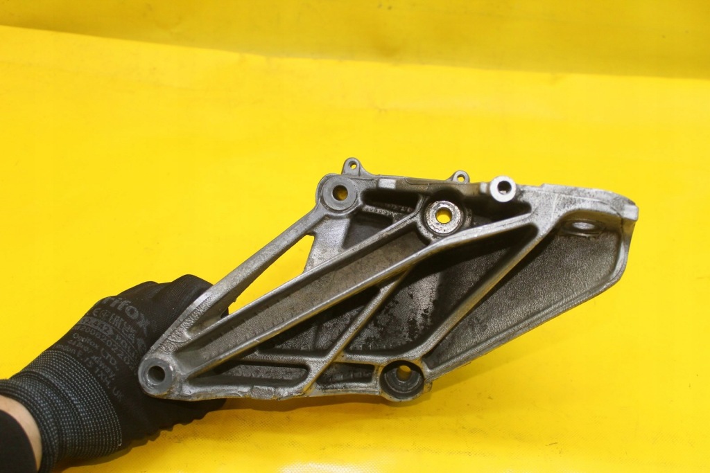 фото №5, Кронштейн двигателя touareg 2.5 tdi 070199307a