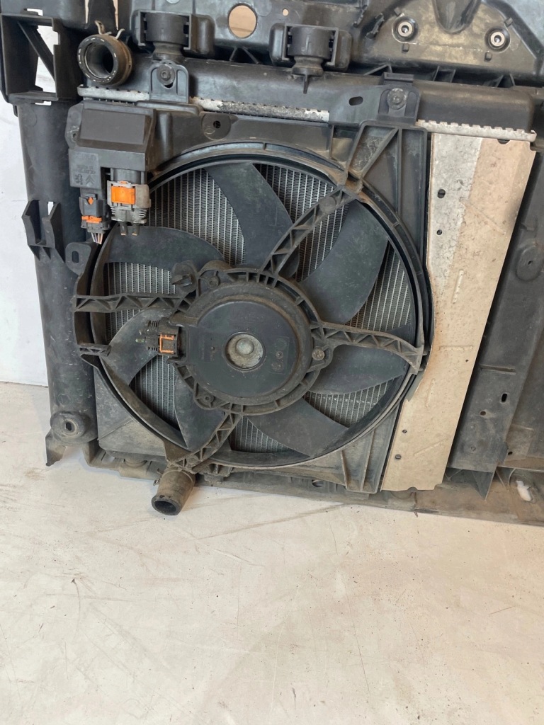 Ремень передний комплект радиатор вентилятор citroen c3 2 peugeot 208 2008 Доставка