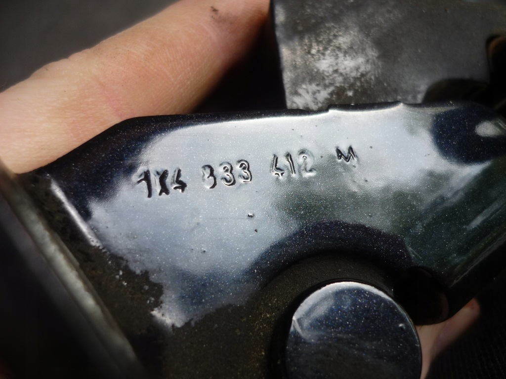 фото №10, Петля правый задняя верхний + нижний vw golf v vi jetta v 1k4833412m 1k4833402l