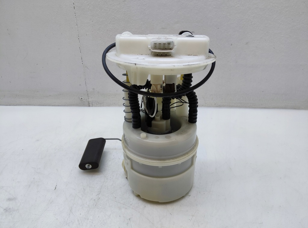 фото №1, Renault clio iv 1.2 насос топлива 172027628r