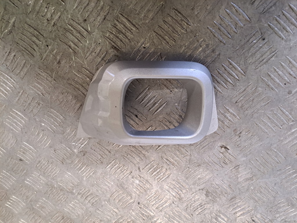 фото №2, Ford ranger 2019 r 3.2 tdci рамка противотуманной фары jb3b-15a299-c