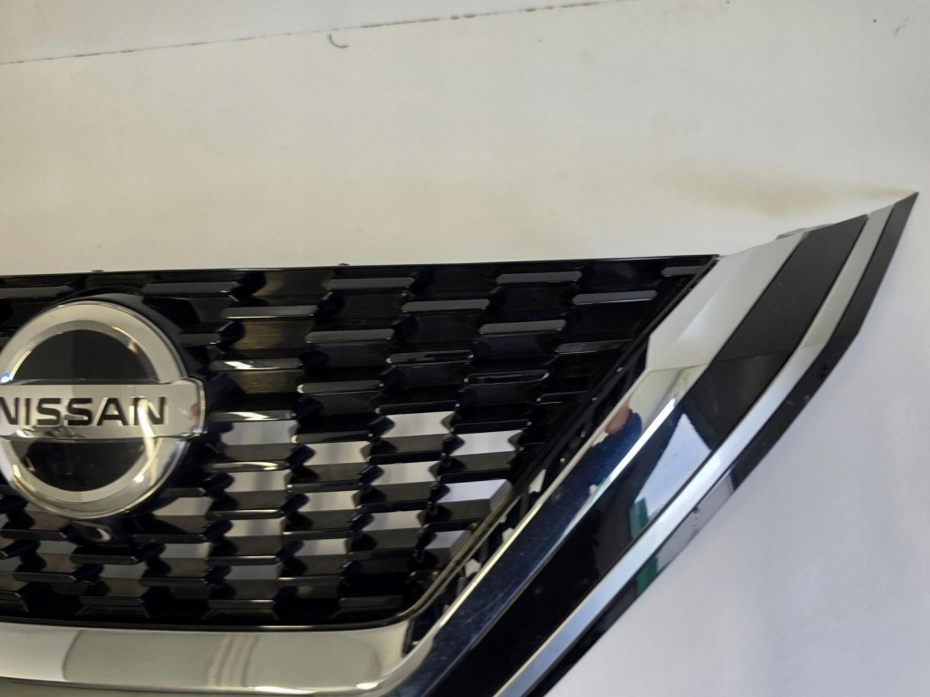 Решітка радіатора решітка  бампера перед nissan qashqai 3 j12 21- 623106ua Зі Шроту