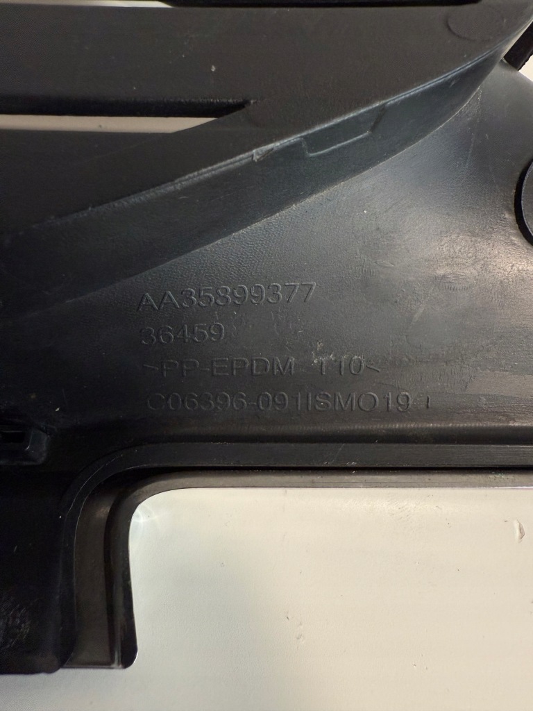 Купить Решётка бампера комплект правый  левая peugot 308 2 t9 aa35899377 / aa35899375