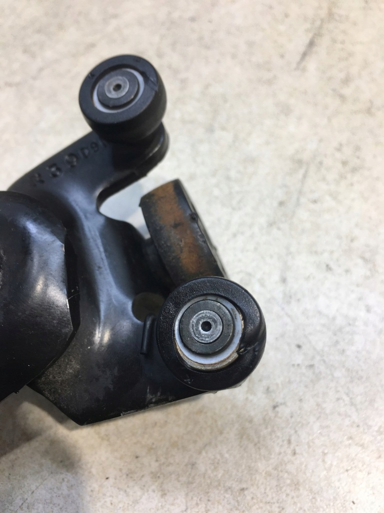 фото №9, Замок дверь раздвижных правый voyager iii