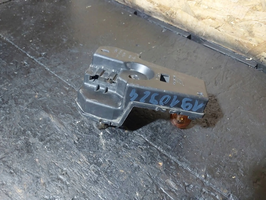 фото №7, Вкладыш лампы задний правой ford galaxy i lift 7m5945258