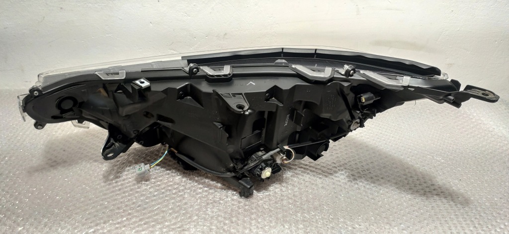 Фара правый  toyota rav 4 full led Оригинал
