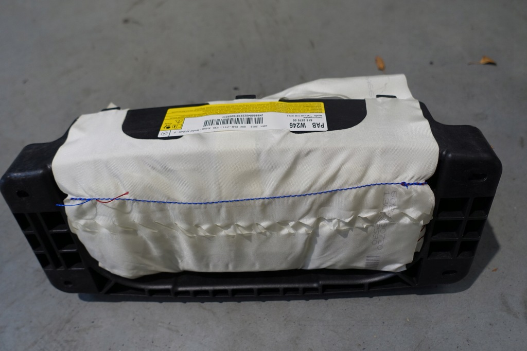 фото №4, Mercedes b-klasa w246 консоль подушка безопасности оригинал