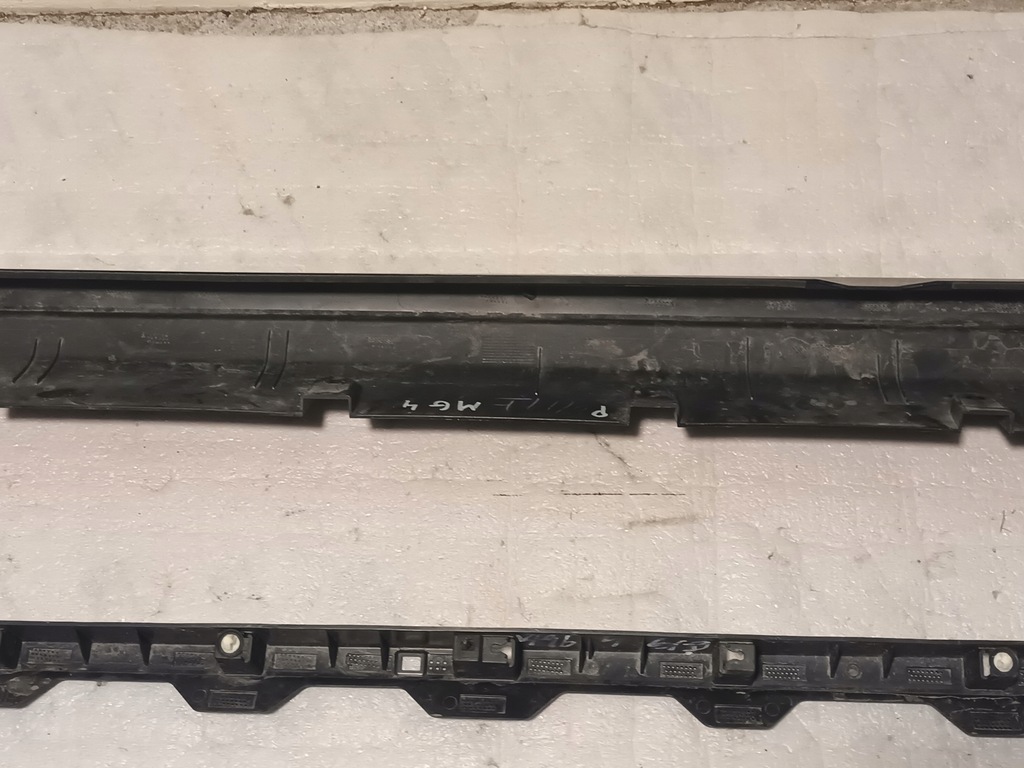 фото №8, Молдинг поріг права mg4 поріг правий