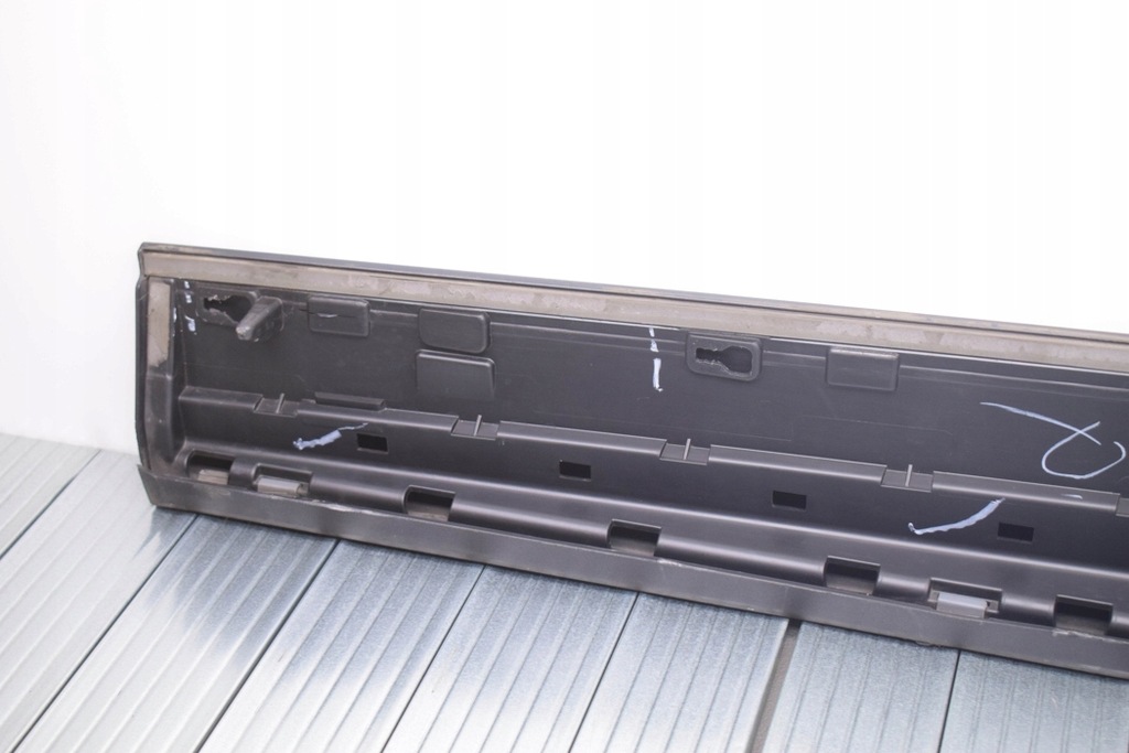 фото №11, Молдинг передних правых дверь audi q5 fy 80a853960b 2018