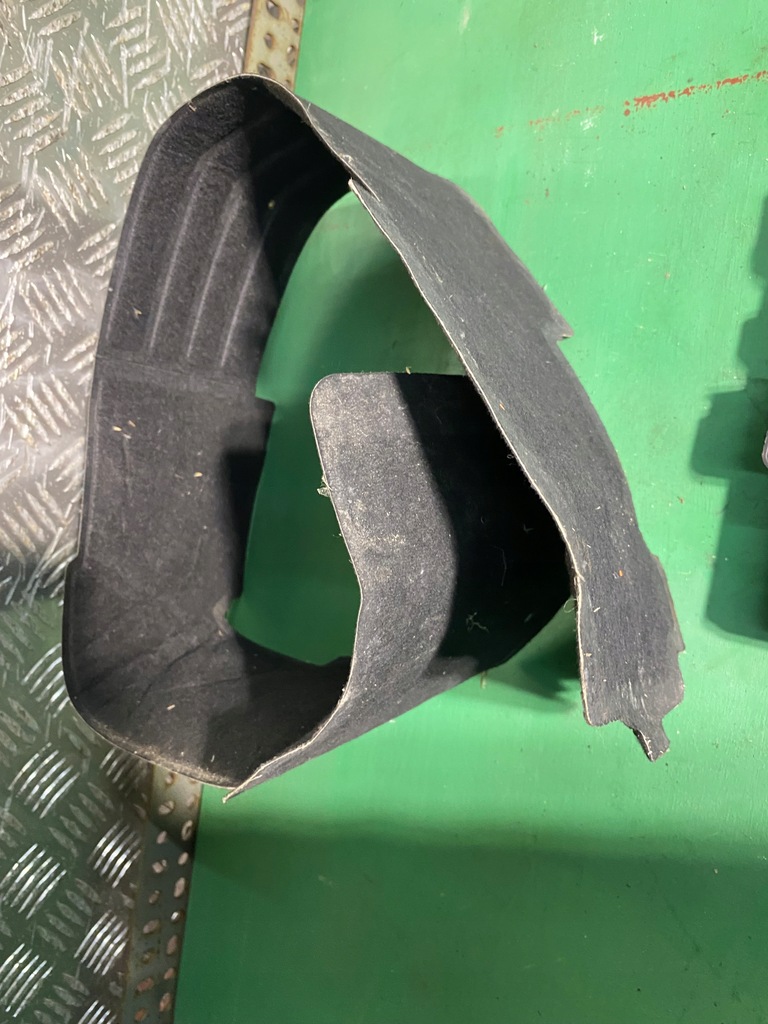 фото №10, Основание аккумулятор volvo оригинальный номер 31301934