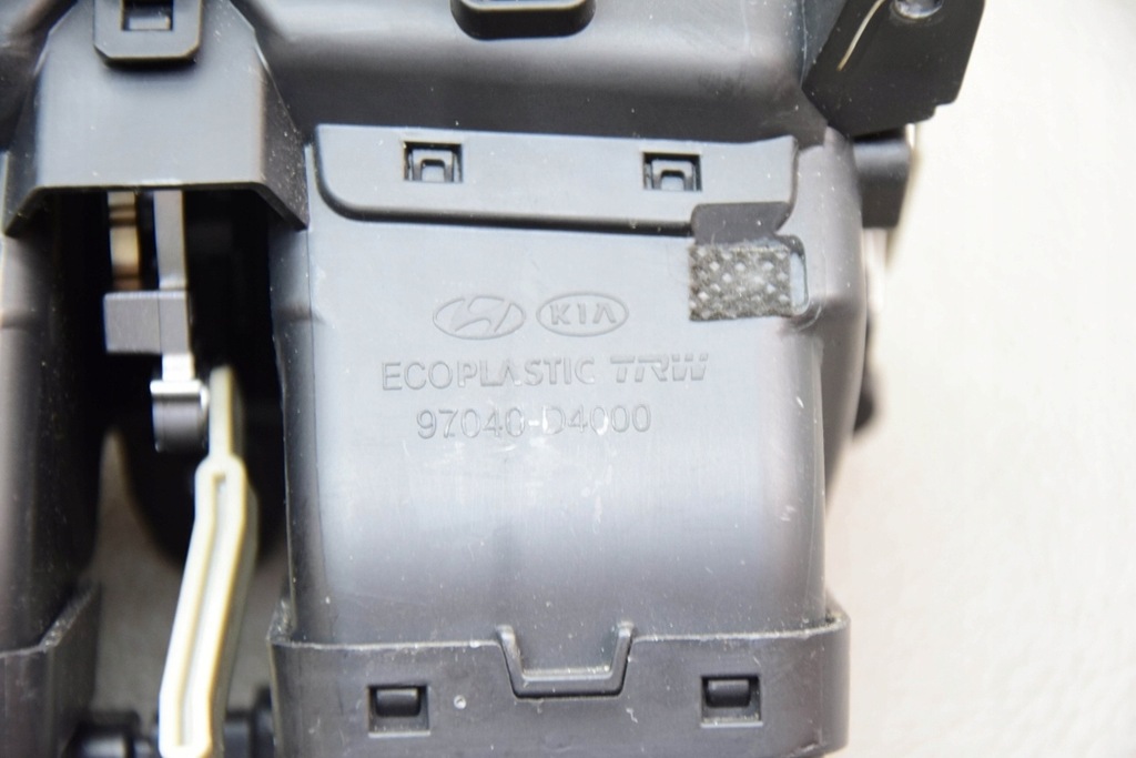 фото №9, Повітроводи панелі приладової панелі kia optima 97040d4000 1.7l дизель 104kw 2016