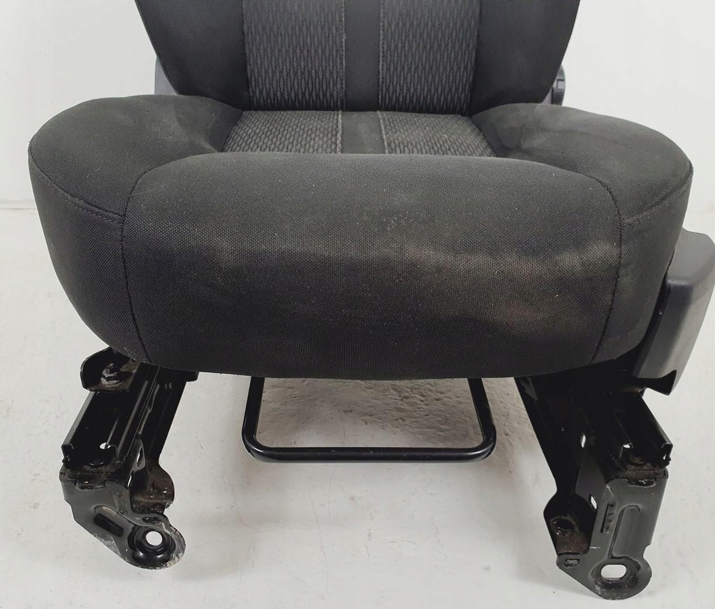 фото №2, Сиденье левый перед с подогревом discovery iv l319 europa