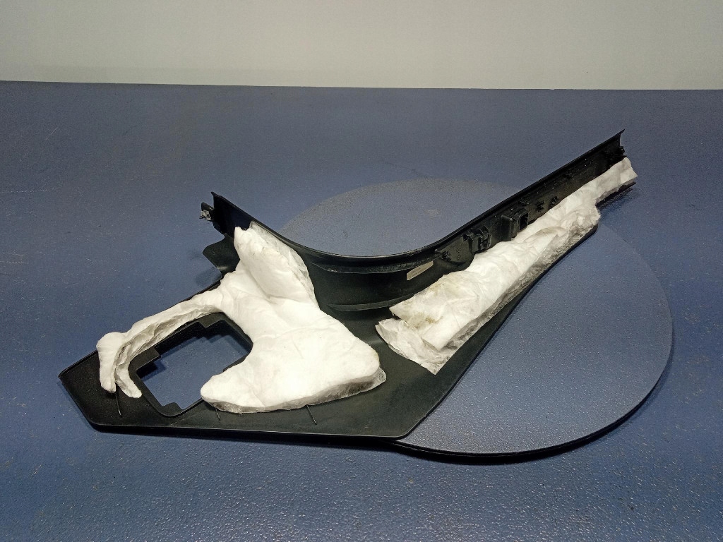 Maserati levante молдинг поріг накладка поріг перед ліва 670040374 в Україні