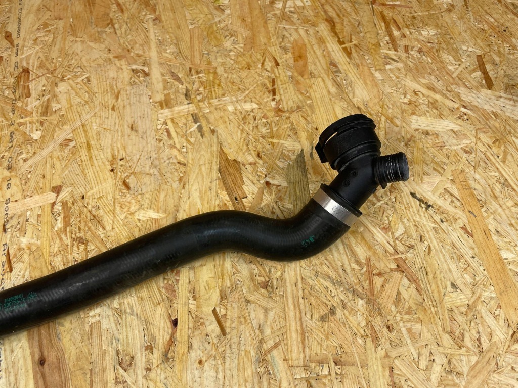 Пабтрубок  труба шланг воды bmw f39 f40 f45 f46 f48 mini f55 f56 f57 7645520 Киев