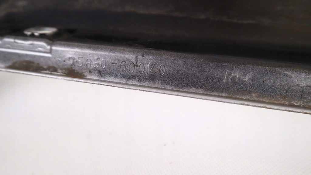 фото №10, Toyota land cruiser 200 молдинг поріг права 1f7