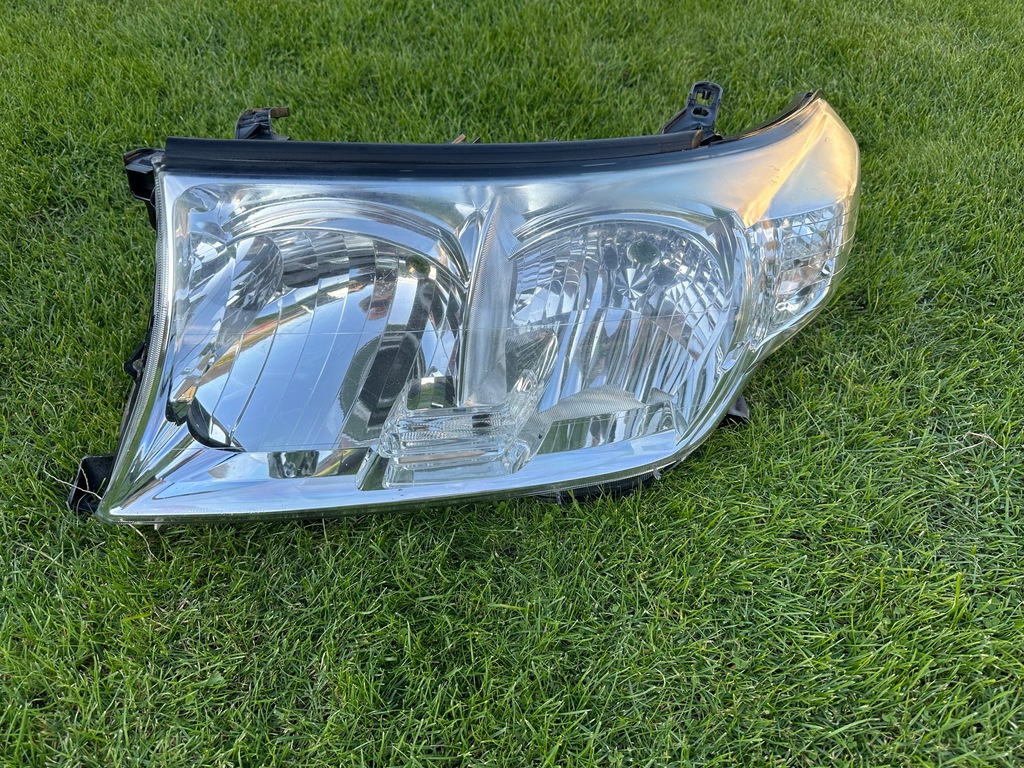 фото №1, Toyota land cruiser 200 v8 2007- фара лампа обычная левая