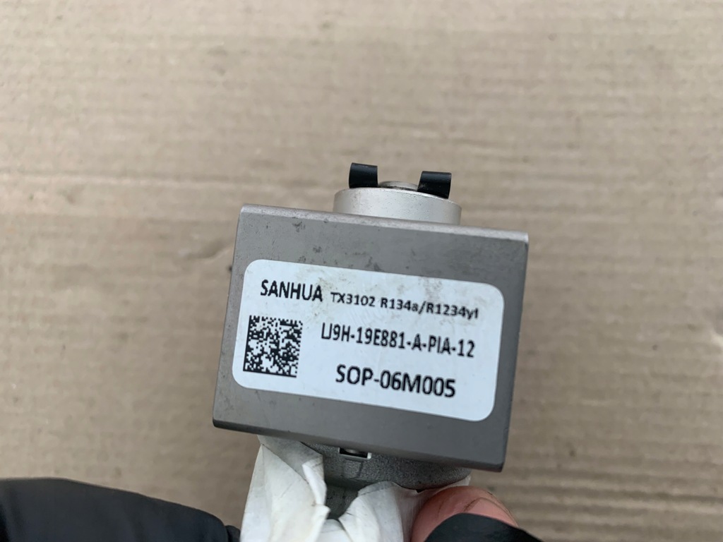 фото №9, Ford mustang mach-e 2021r 75.7kwh клапан розширювальний кондиціонера оригінал