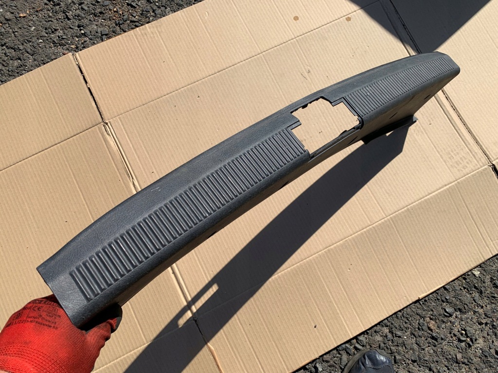 фото №1, Обивка порог багажника octavia i 1 kombi ładna оригинал