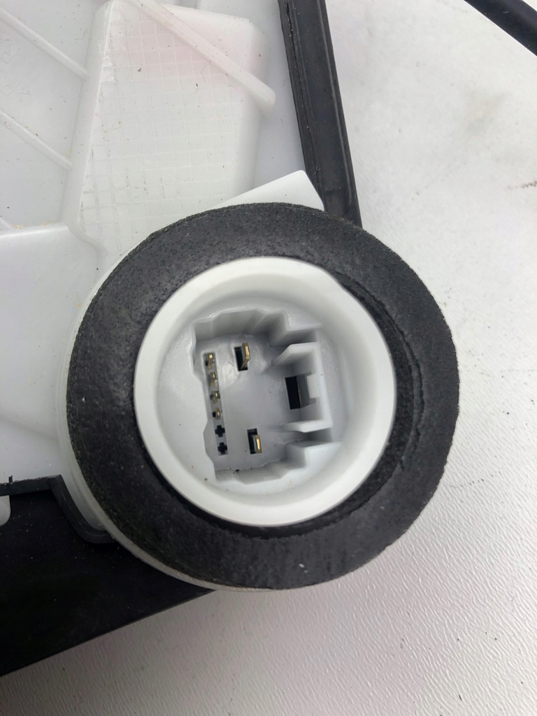 фото №4, Toyota yaris iii замок двері правий перед