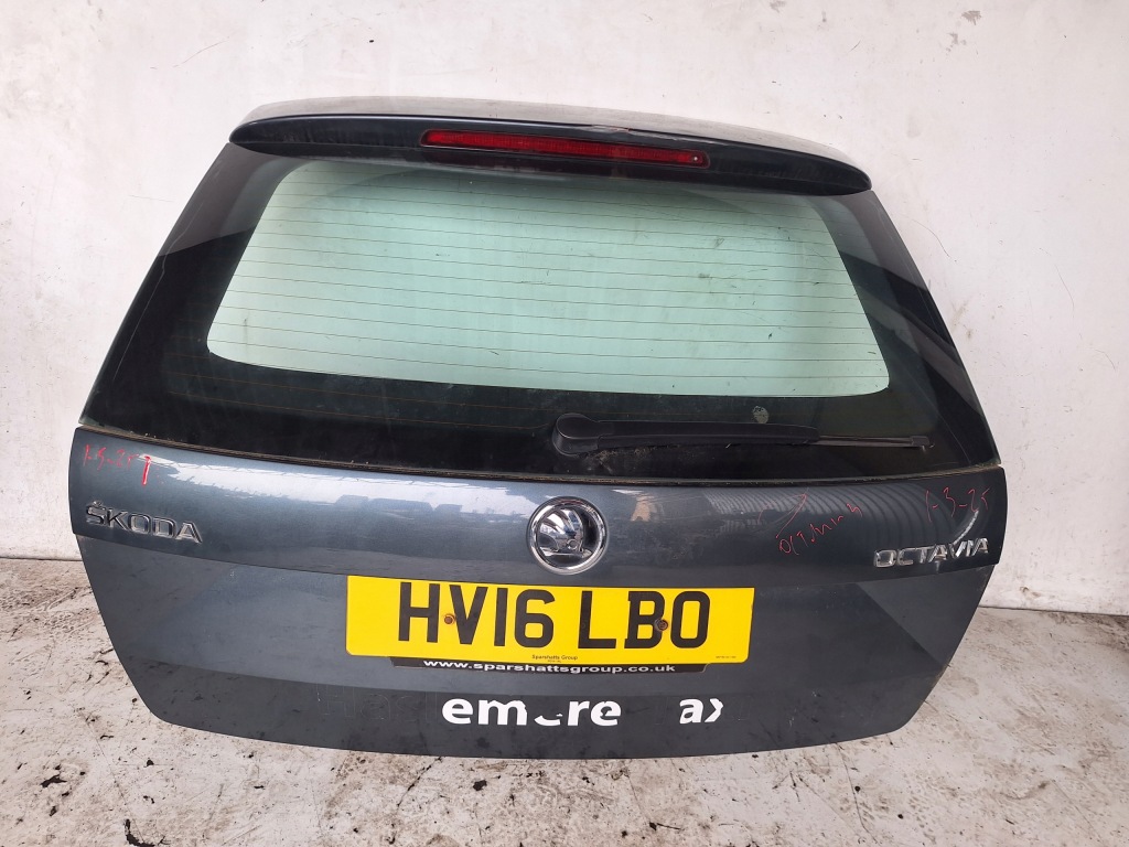 фото №1, Skoda octavia iii 13-17 крышка багажника задняя kombi
