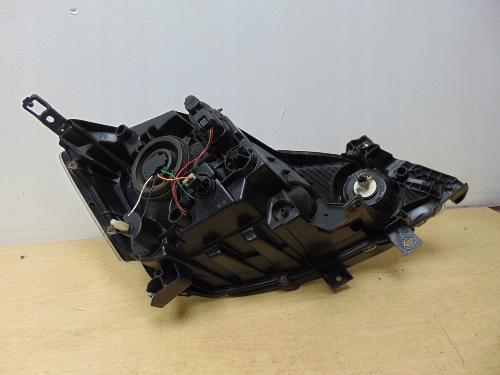 фото №12, Лампа левая перед nissan nv200 оригинал europa