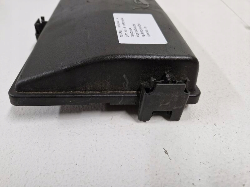 Opel insignia a рестайлінг  1.8 b коробка корпус реле запобіжників Ціна