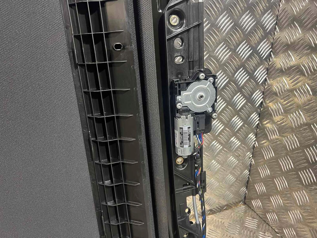 фото №9, Audi q7 4m 2018 люк комплект 4m0877041d