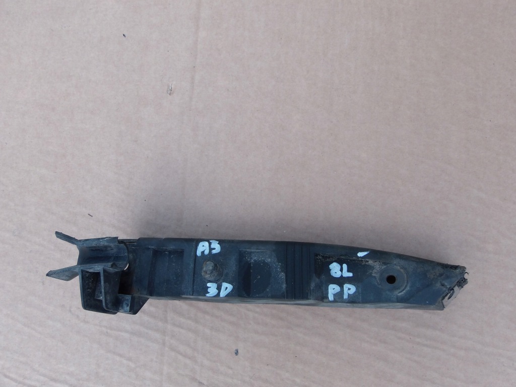 фото №1, Напрямна кронштейн бампера правий перед 8l0807184 audi a3 8l 3 двері