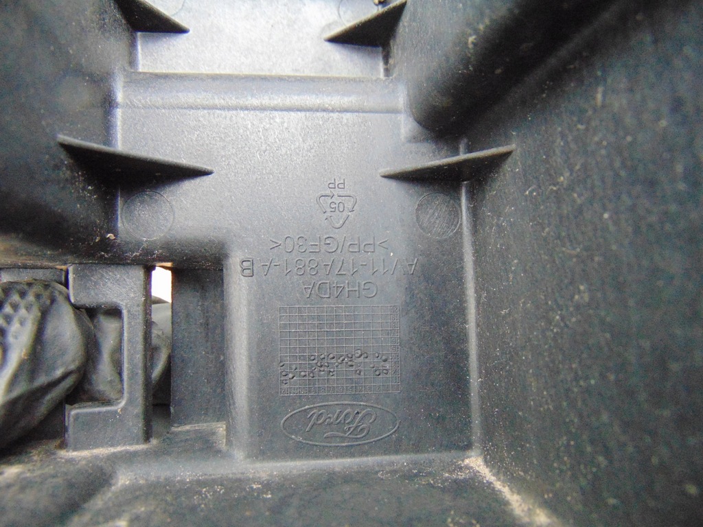 фото №14, Напрямна бампера правий задній ford b-max