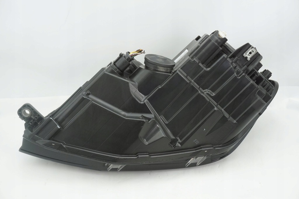 фото №10, Лампа передня права vw caddy iv 2k1941016b